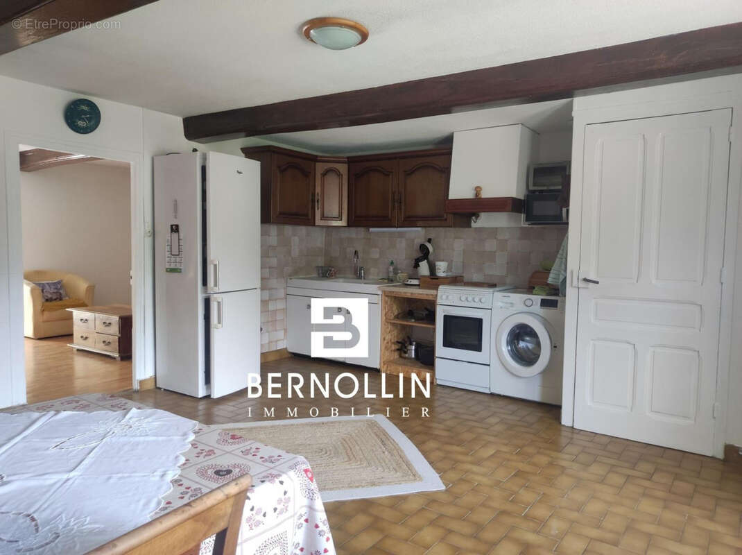 Maison à COURMANGOUX