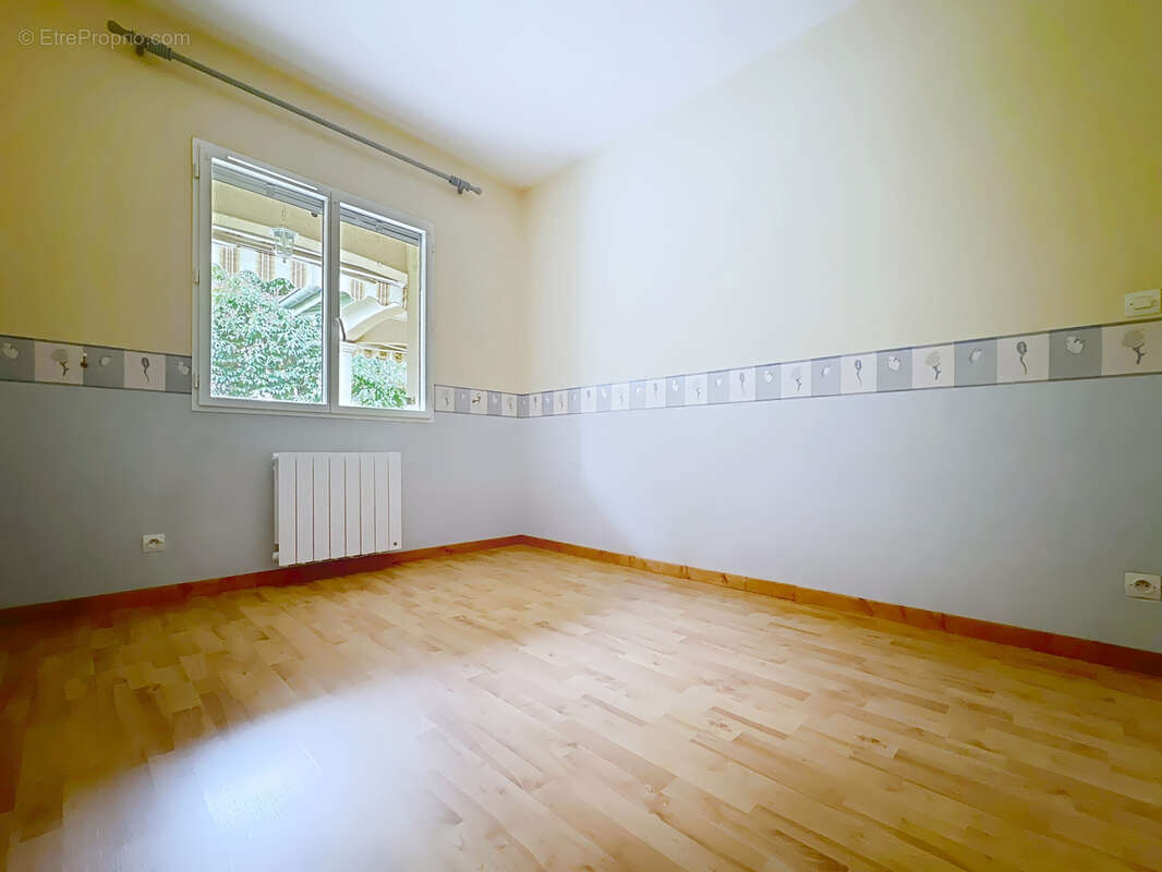 Maison à SAINT-GENIS-LAVAL