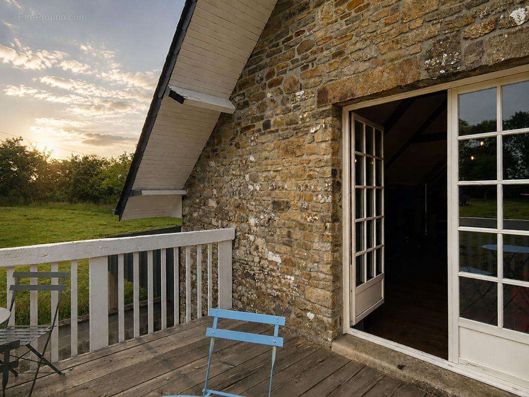 En Basse Normandie : Manoir de 331m2 de 8 pièces sur plus de 6 hectares ! Belle rénovation ! - photo 12