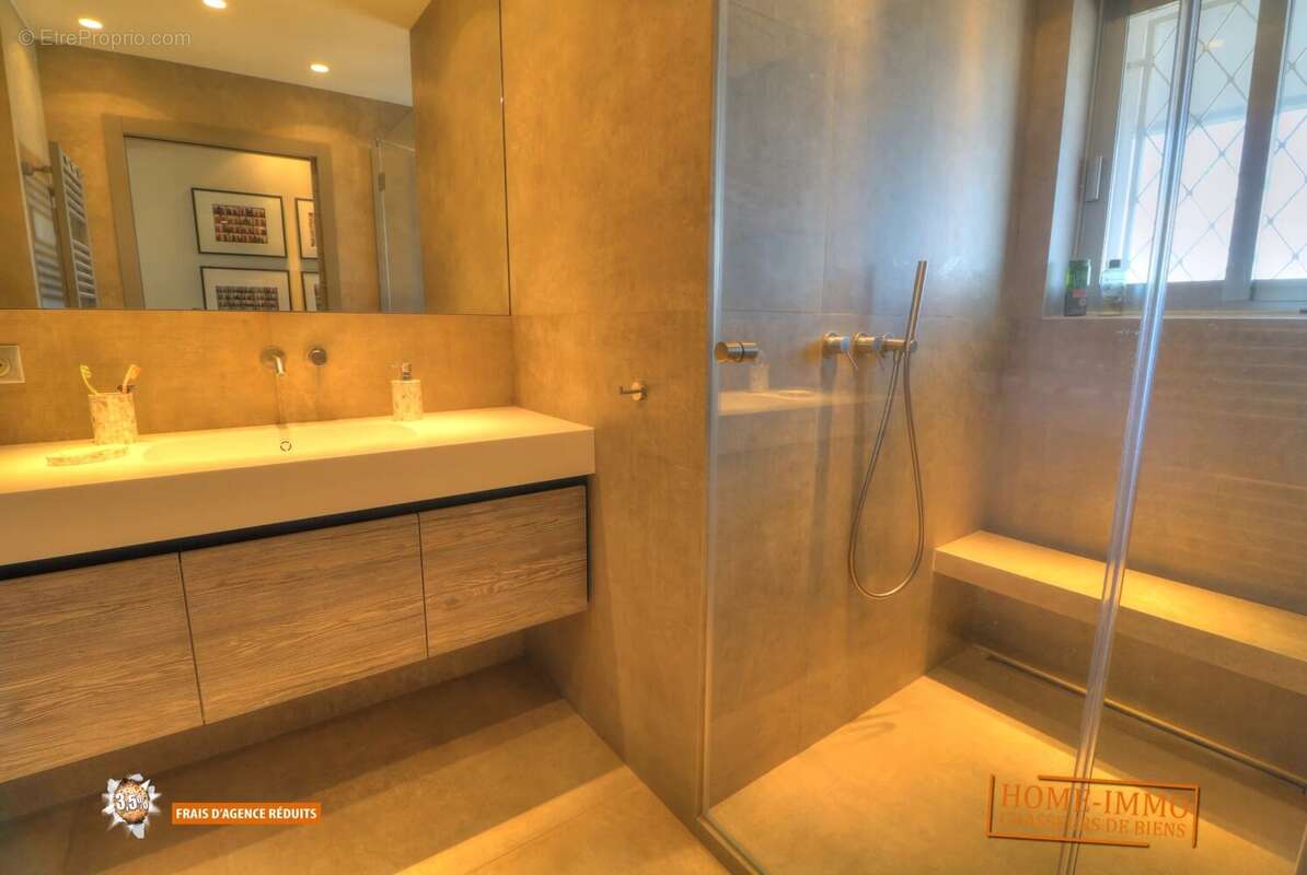 Appartement à VILLENEUVE-LOUBET