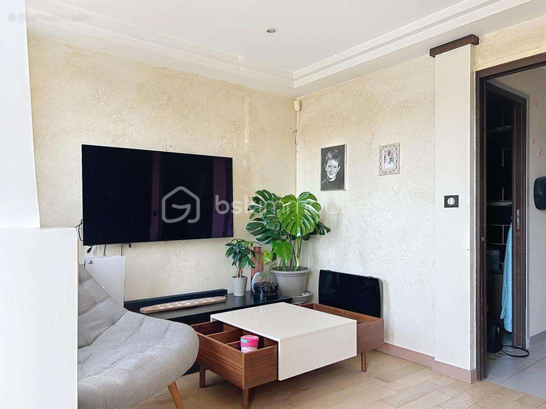 Appartement à CORBEIL-ESSONNES