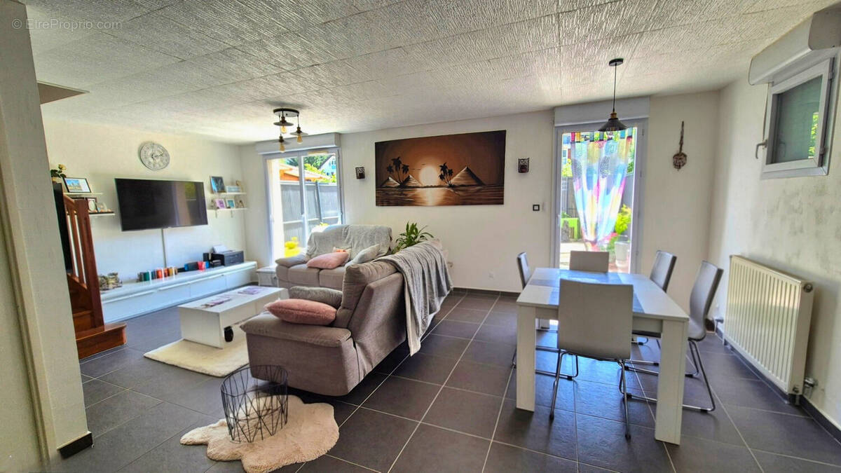 Maison à BONNEVILLE