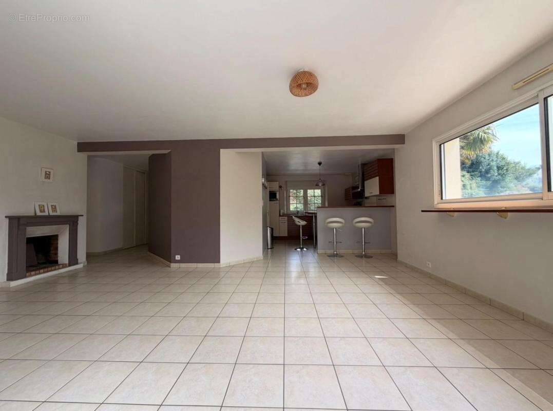 Maison 133 m² - 6 pièces - photo 5