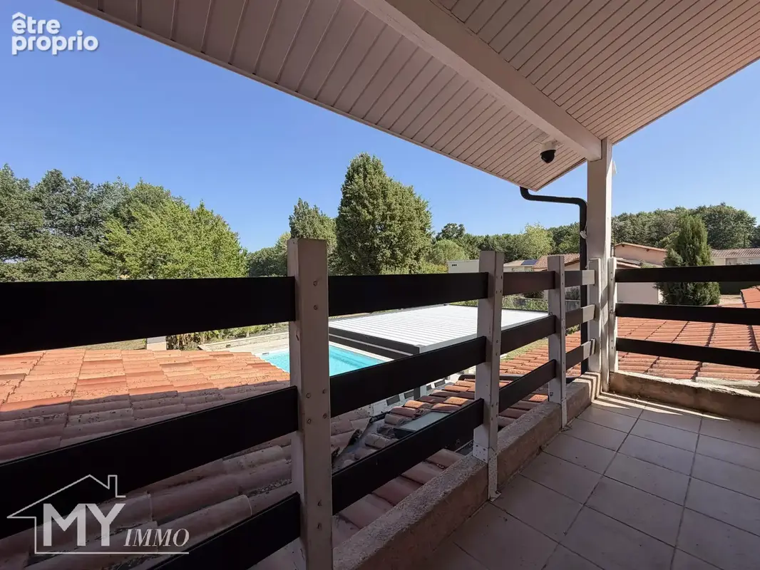 LA FORCE : Maison de 185 m² avec 5 chambres, jardin et piscine. - photo 16