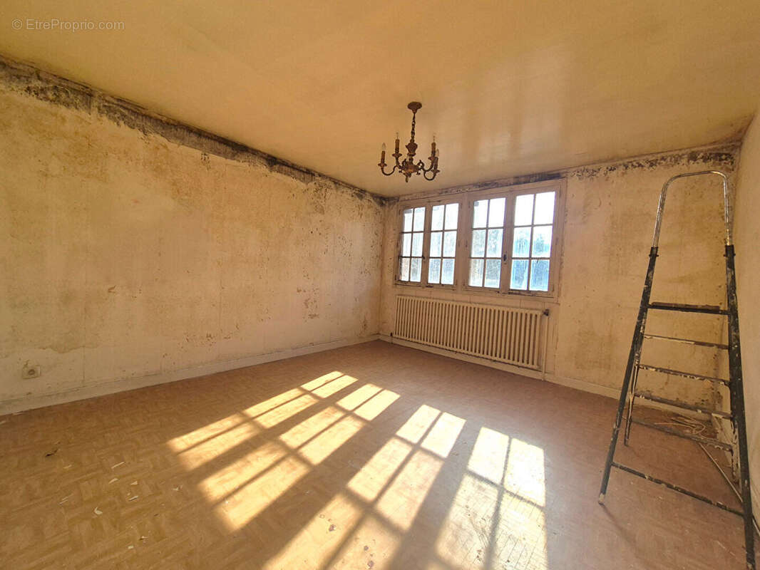 PONT-DU-CHÂTEAU / Centre bourg immeuble de rapport à vendre, belle opportunité ! - photo 10