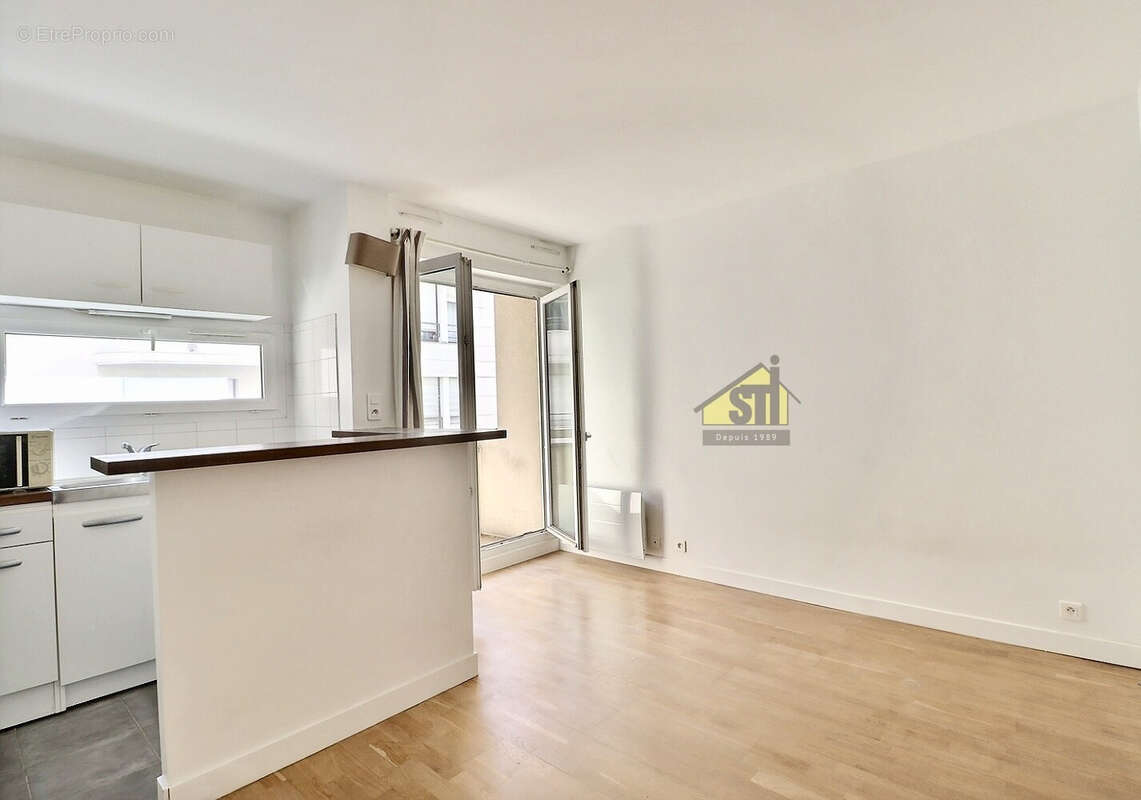 Appartement à PARIS-14E