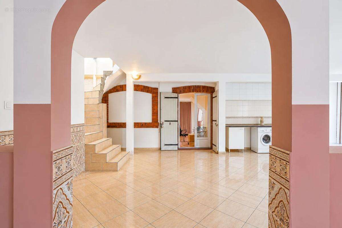 Maison de 183 m² avec dépendances - photo 6