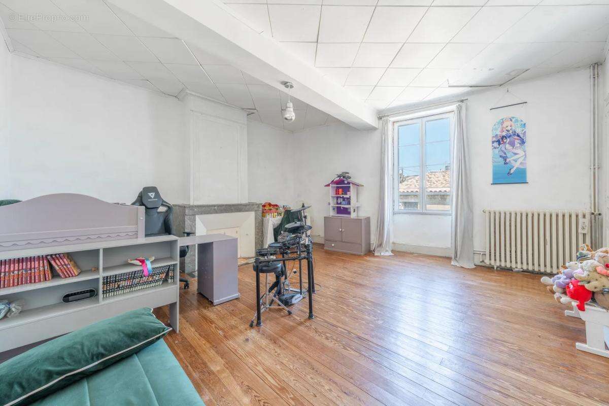 Maison à SAINT-ANDRE-DE-CUBZAC