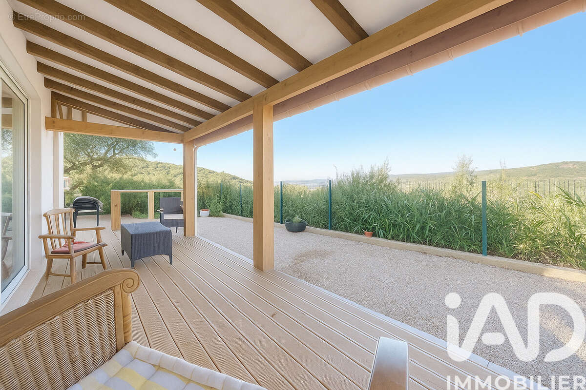 Photo 2 - Maison à LE MUY