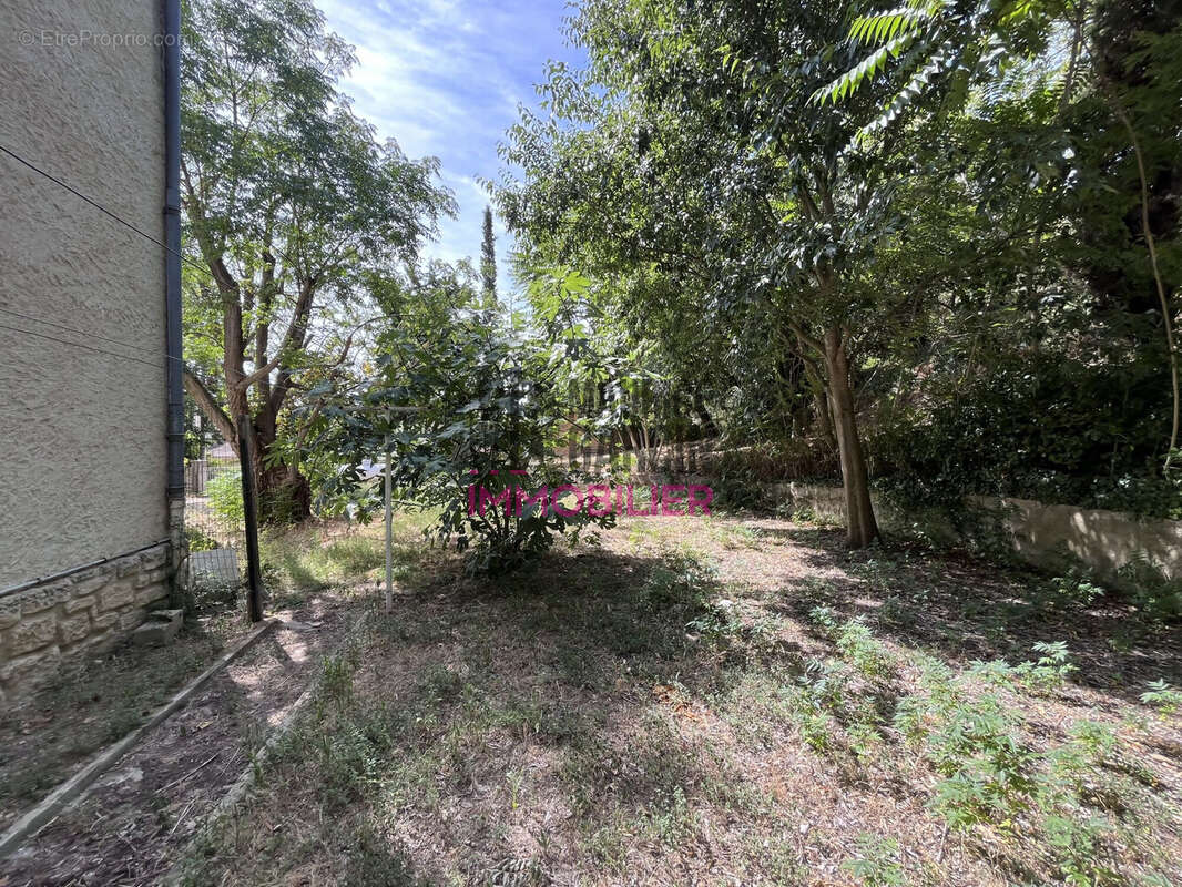 Appartement à BEAUMES-DE-VENISE
