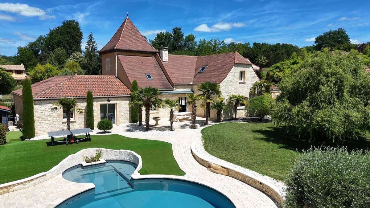 Maison à GOURDON