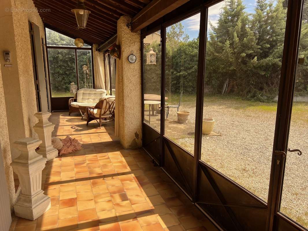 Maison à vendre à Oppède avec une vue sur la montagne du Luberon - photo 11
