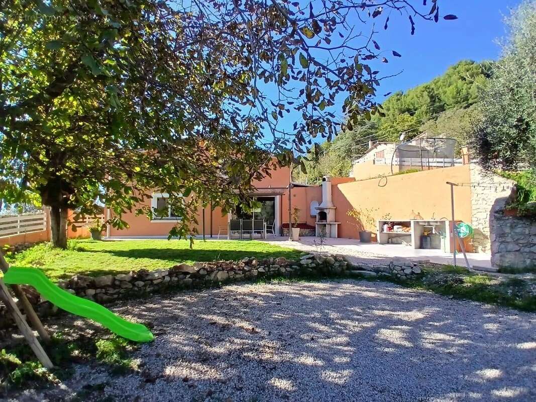 Maison à L&#039;ESCARENE