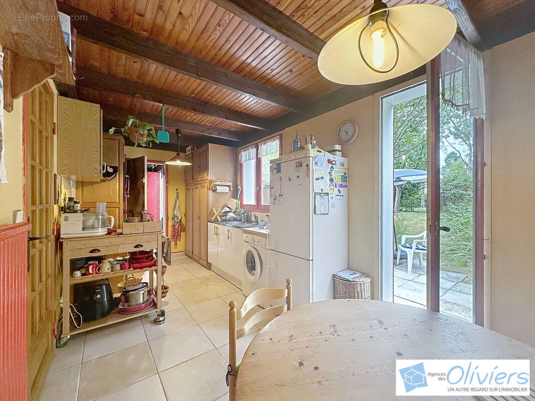 Maison à VOISINS-LE-BRETONNEUX