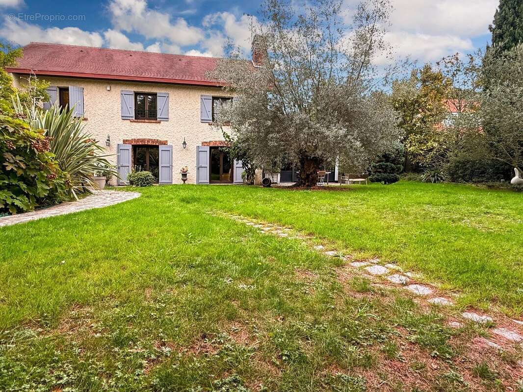 Maison à LIMEIL-BREVANNES