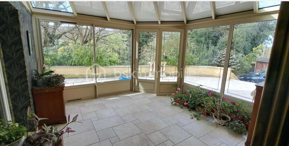 Maison à OYTIER-SAINT-OBLAS