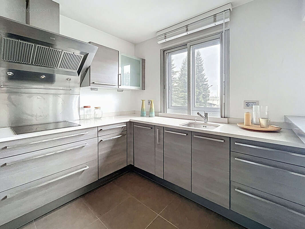 Appartement à SURESNES