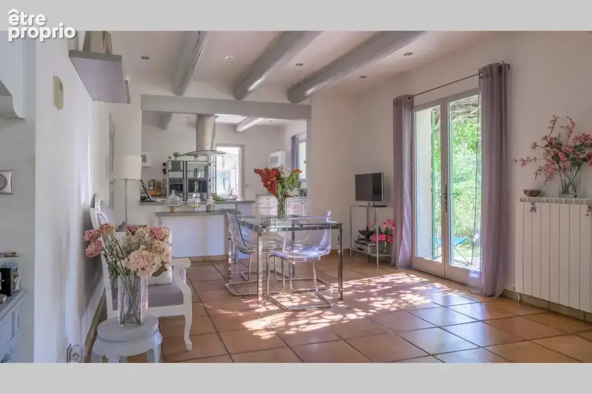Maison 9 pièces 265 m² à vendre à Rognes (13840) - photo 2
