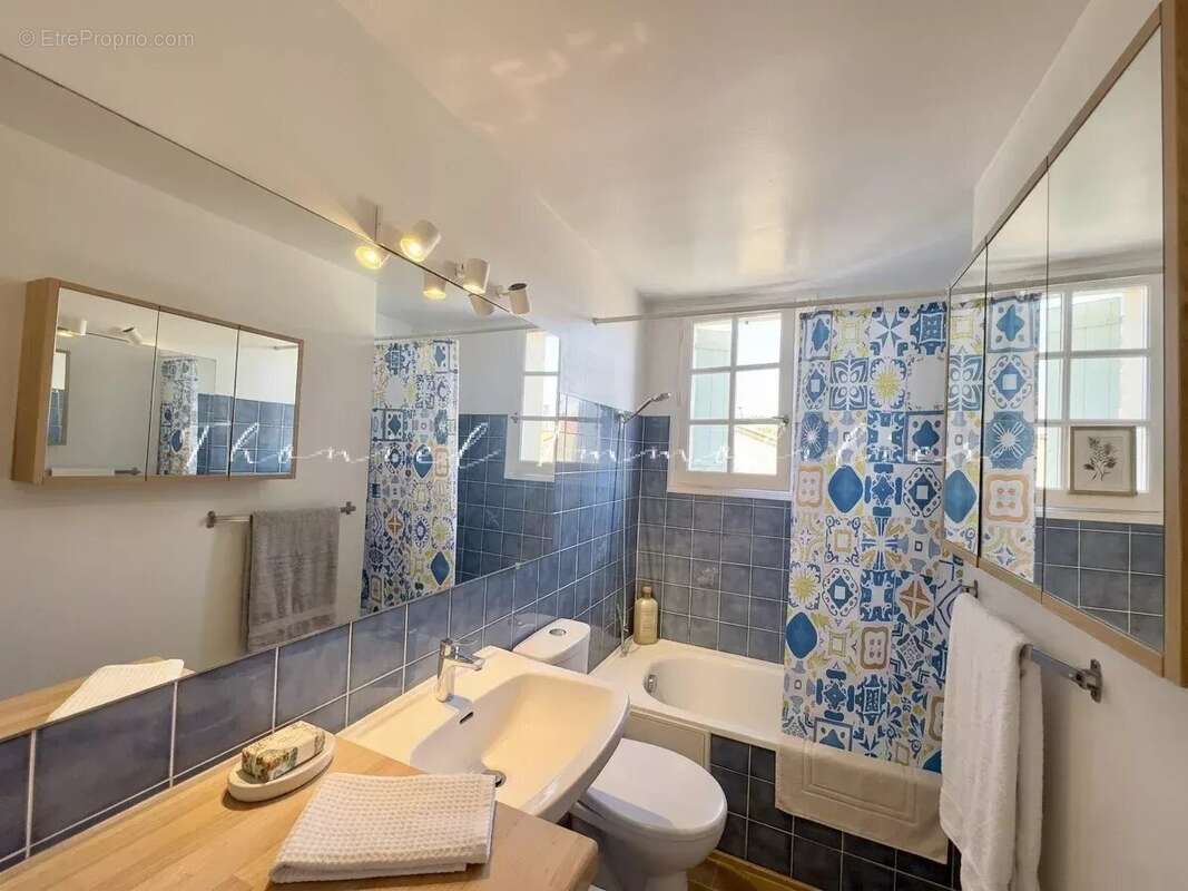 Appartement à LA GARDE-FREINET