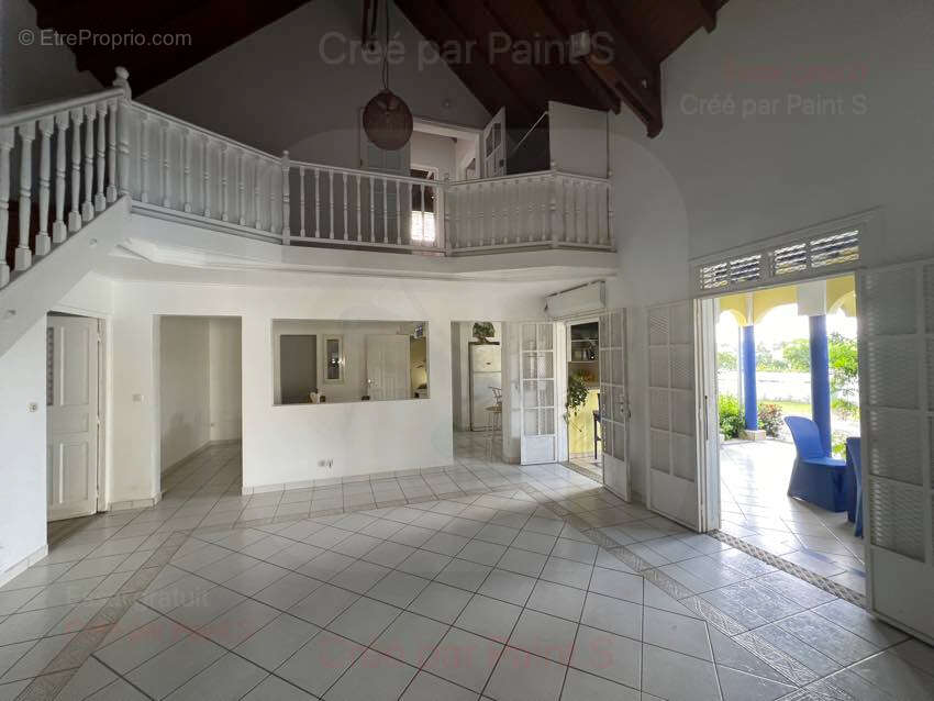 Maison à BAIE-MAHAULT