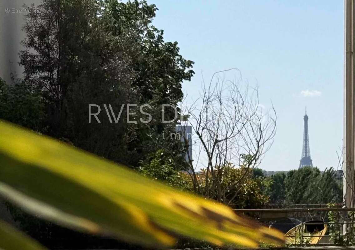 Appartement à COURBEVOIE