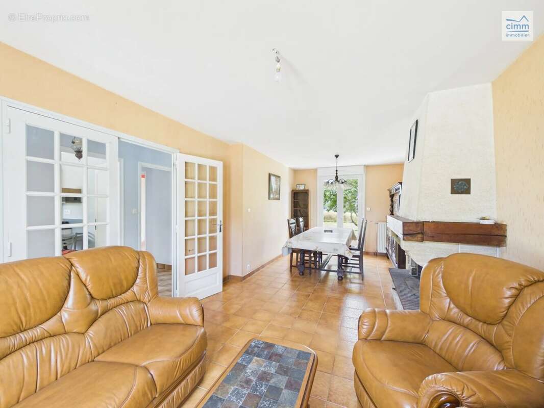 Maison de 67 m² sur un terrain de 20 650 m² - photo 7