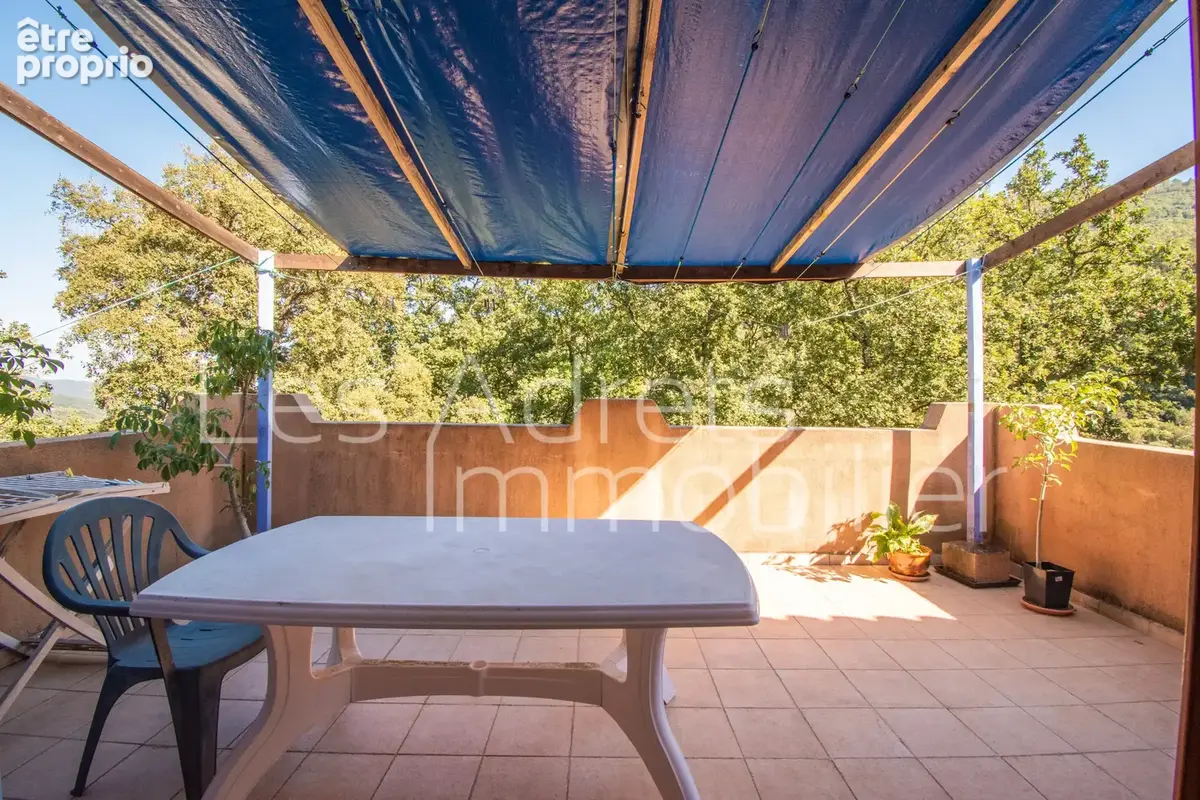 Maison au calme avec 4 chambres, grand terrain et superbe potentiel - photo 11