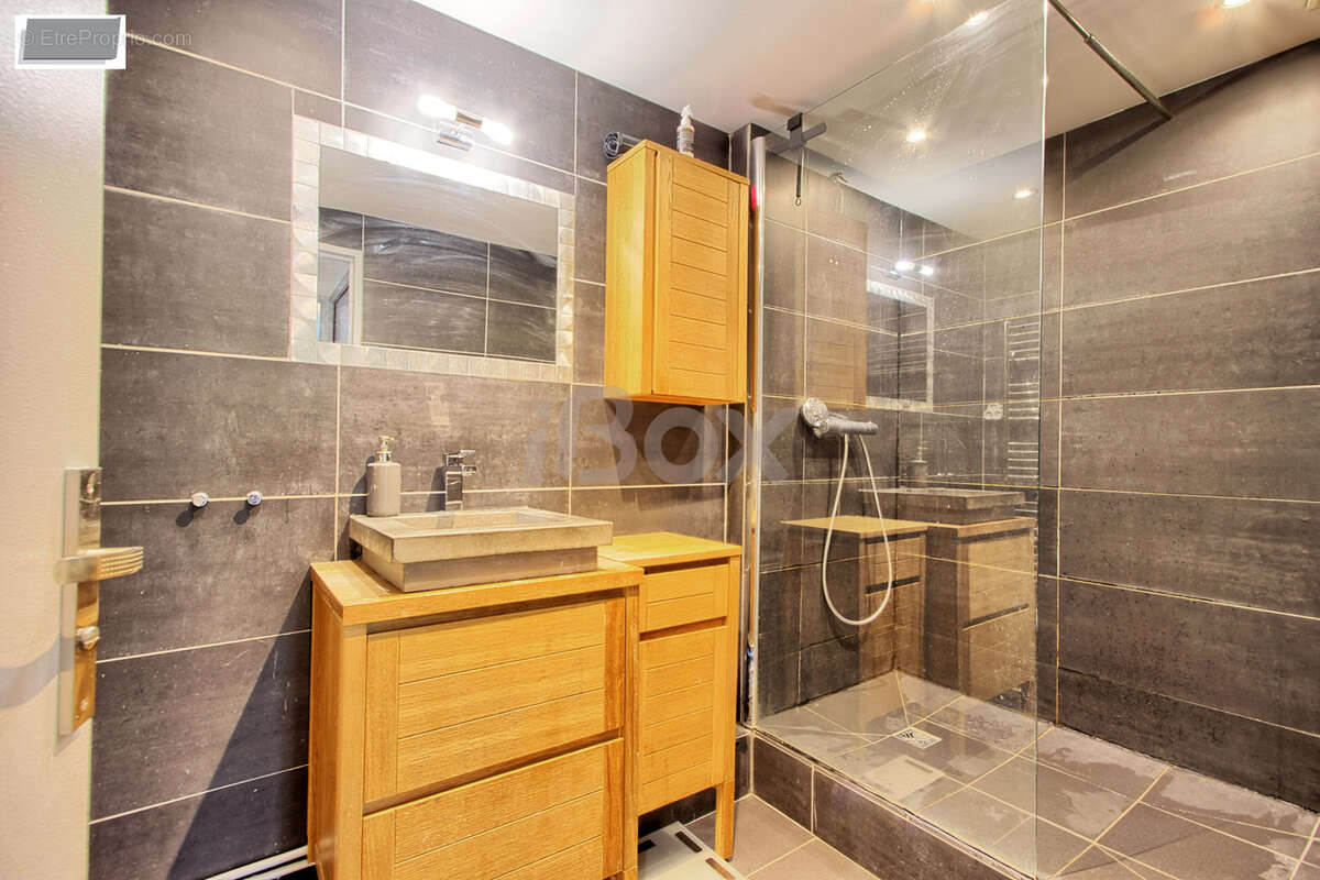 Appartement à LA VALETTE-DU-VAR