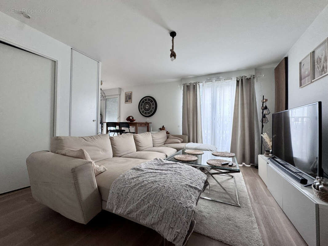 Appartement à LOUVRES