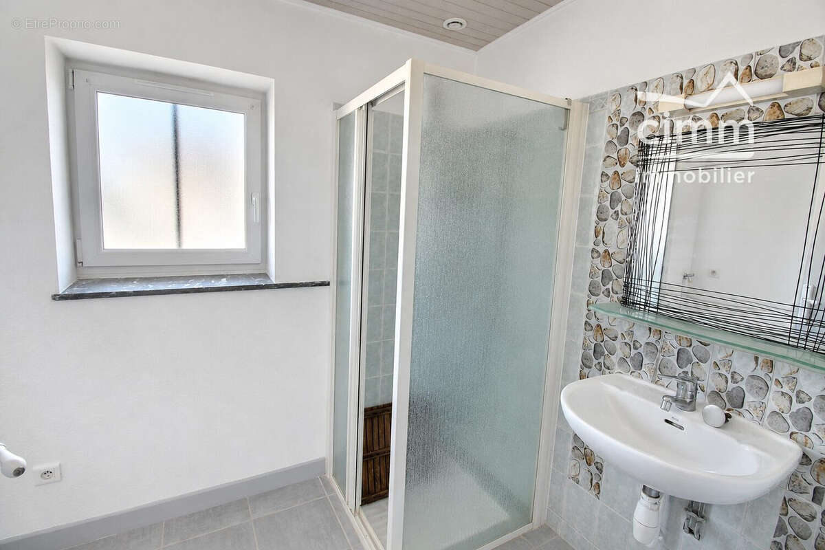 Maison 71 m² à Saint-Simeon-De-Bressieux  - photo 7