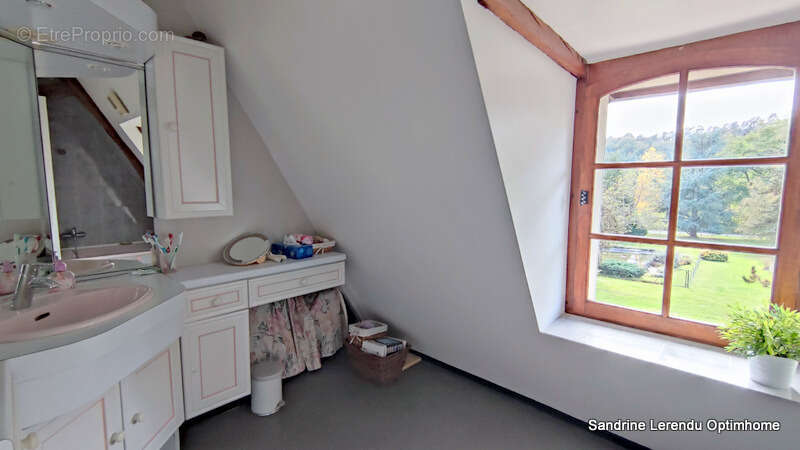 Maison à LE BEC-HELLOUIN