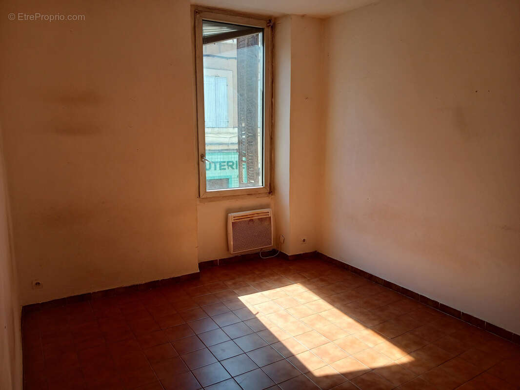 Appartement à MARSEILLE-3E