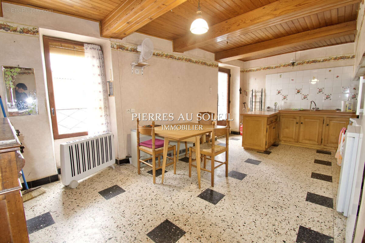 Maison à CAUSSINIOJOULS