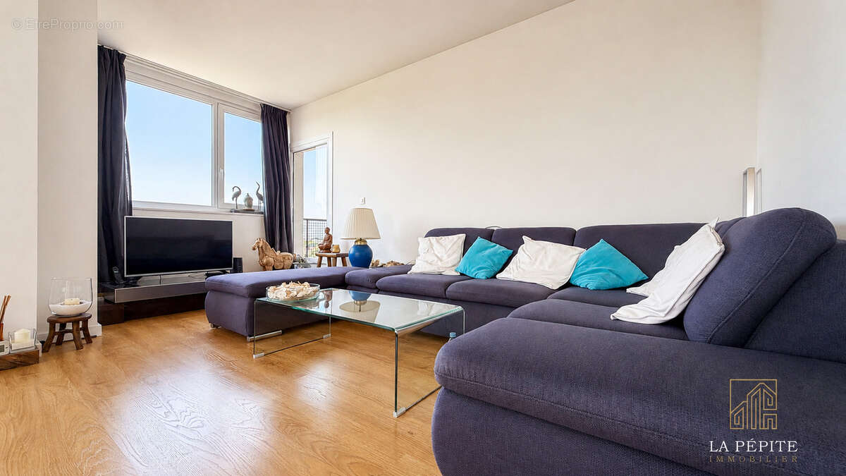 Appartement t4 tranformé en t3 avec garage, cave et vue panoramique - photo 6