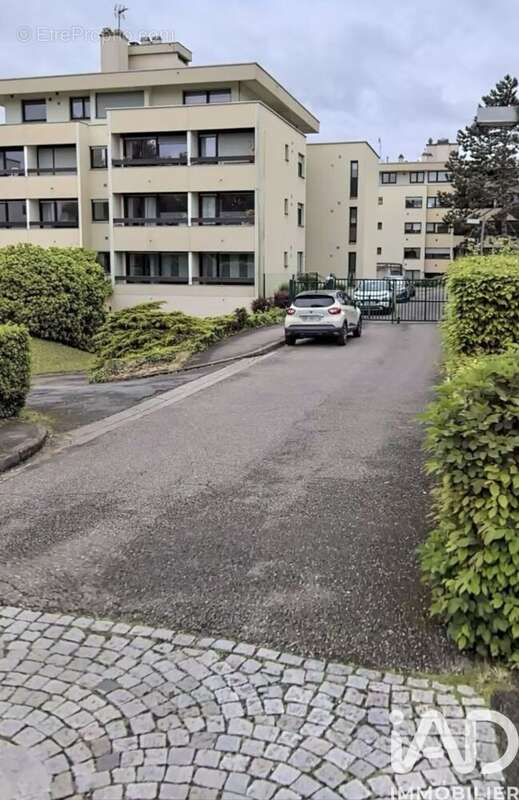 Photo 2 - Parking à METZ