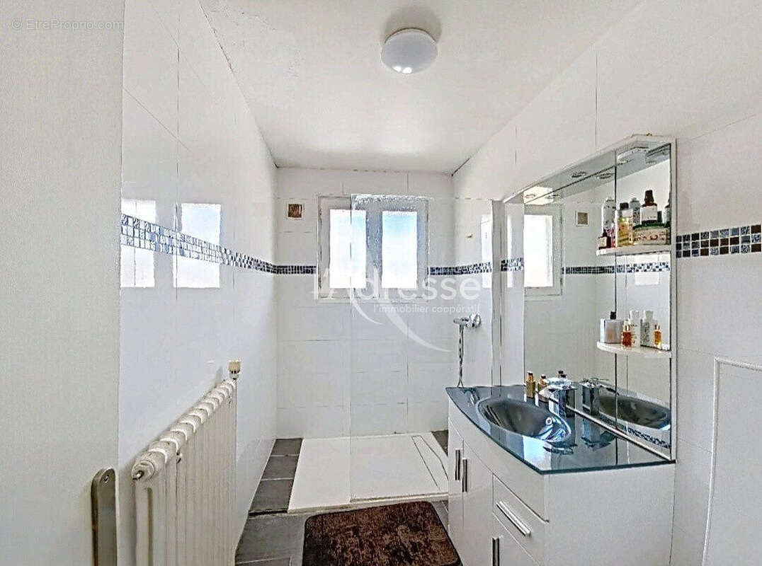 Appartement à OZOIR-LA-FERRIERE