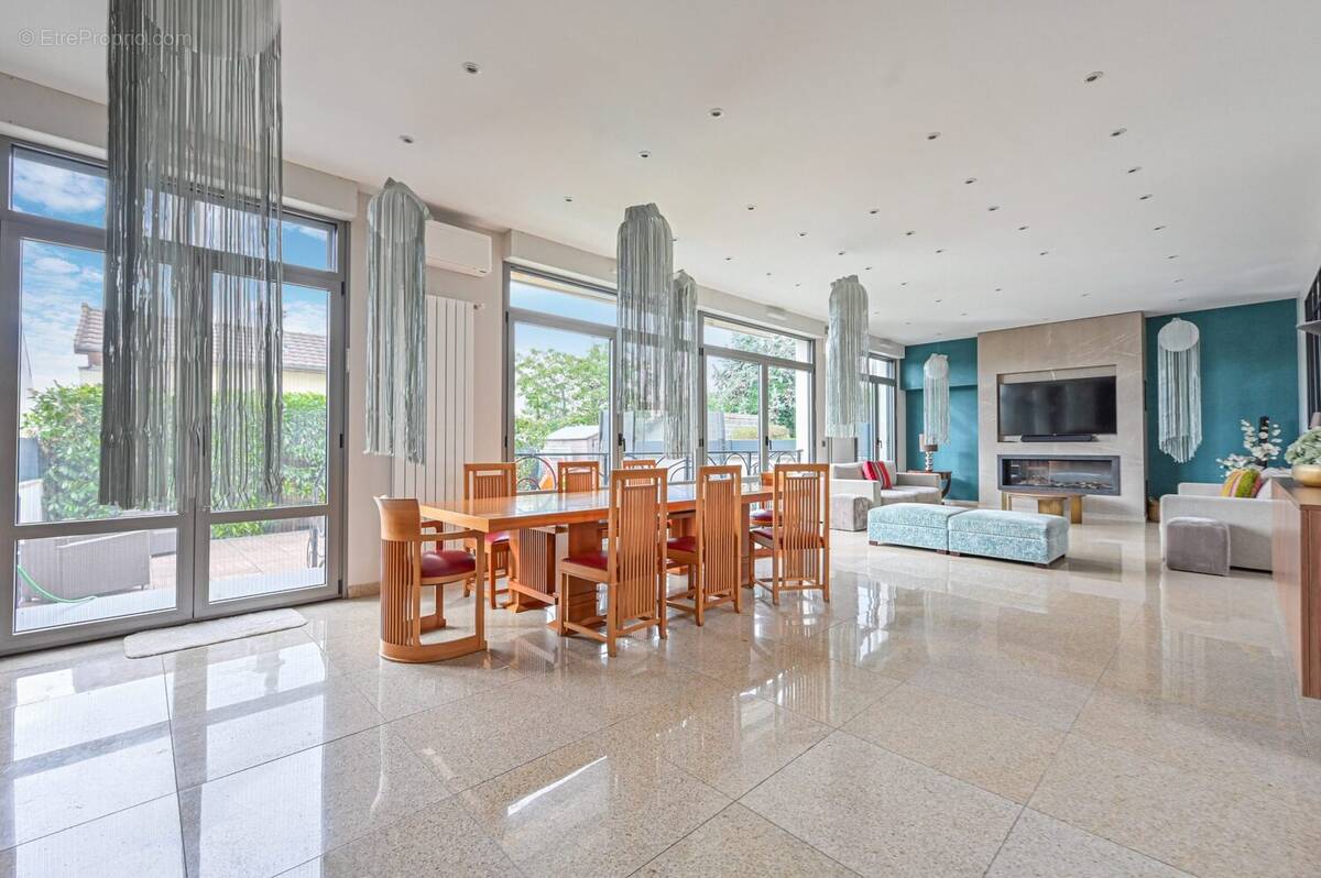 Maison 276 m² à Bonneuil-Sur-Marne  - photo 3