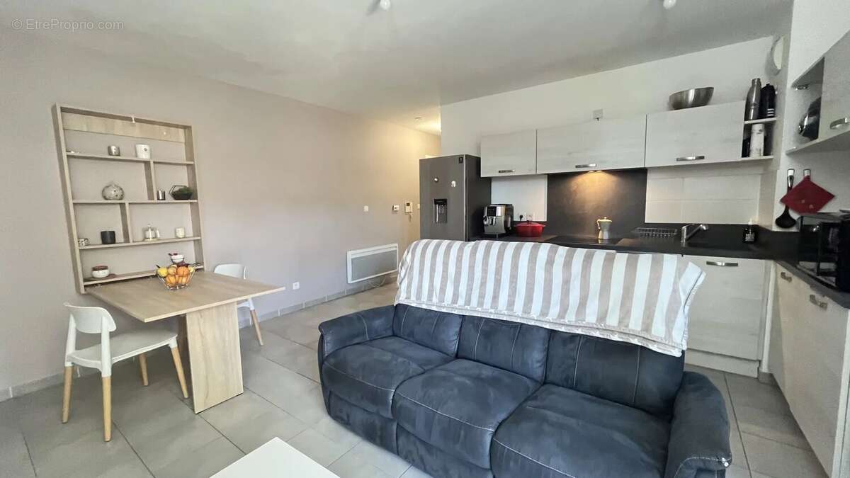 Appartement T2 de 46 m² avec terrasse. garage et ascenseur à Martigues Ferrières - photo 5