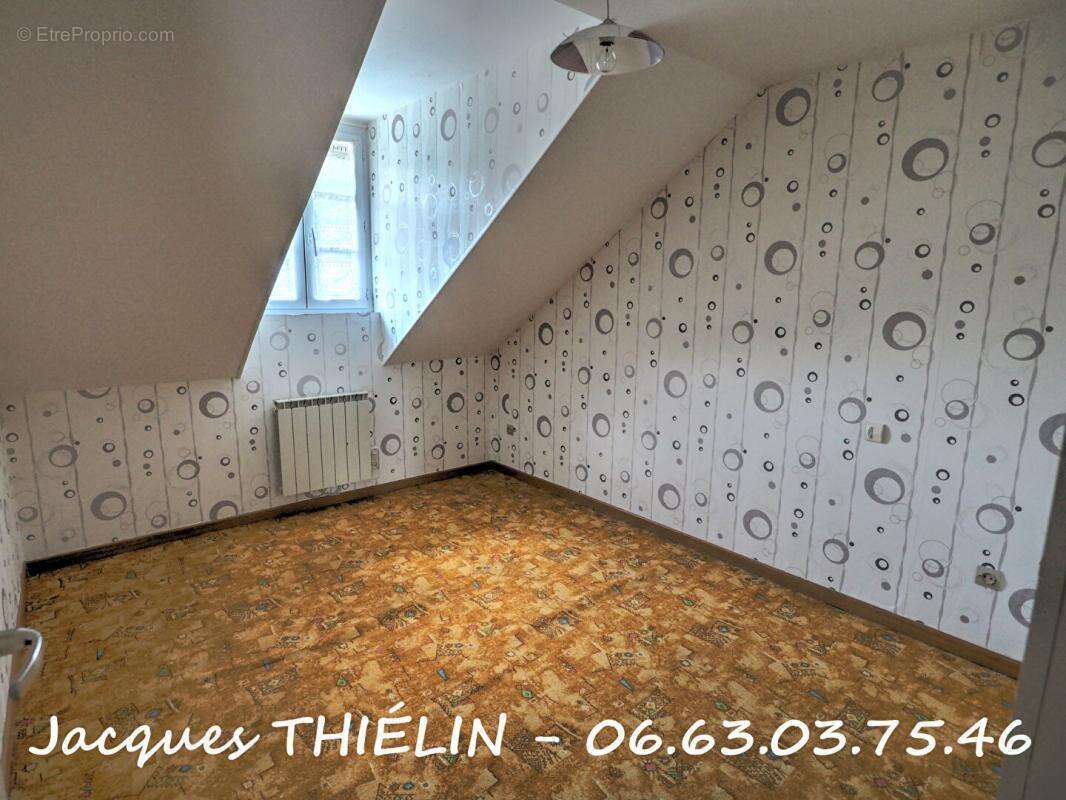 Maison à LONGUE-JUMELLES