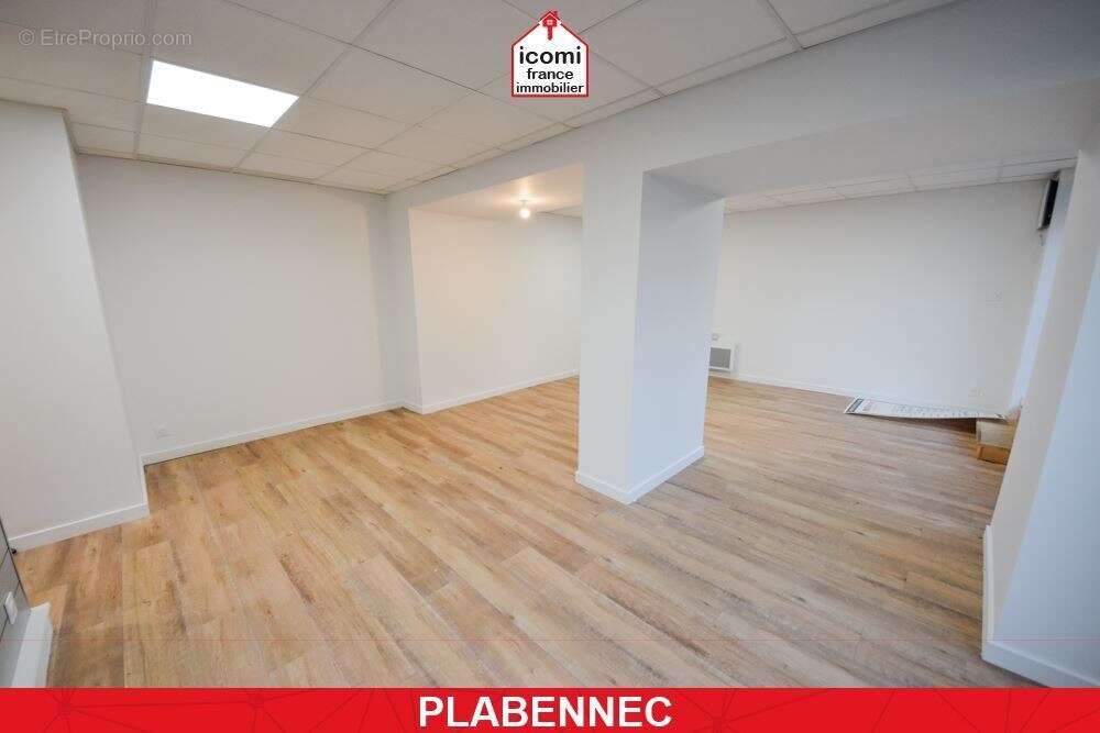 Finistere - plabennec (29860) - a vendre - local commercial 54m² avec locataire en place - 3 pieces - bon emplacement au bourg - - photo 3