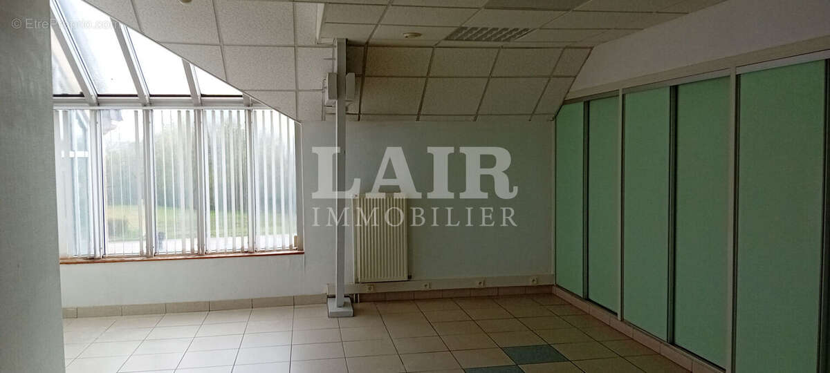 Commerce à CONDE-SUR-SARTHE