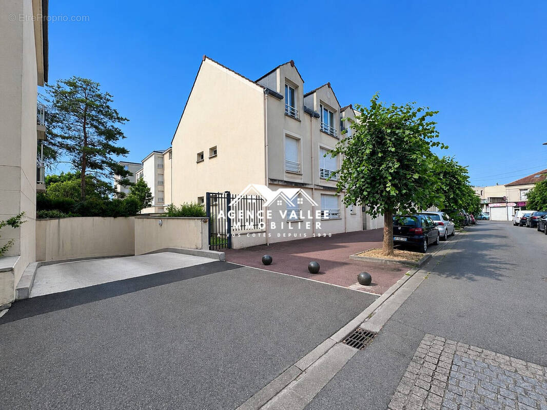 Appartement à CORBEIL-ESSONNES