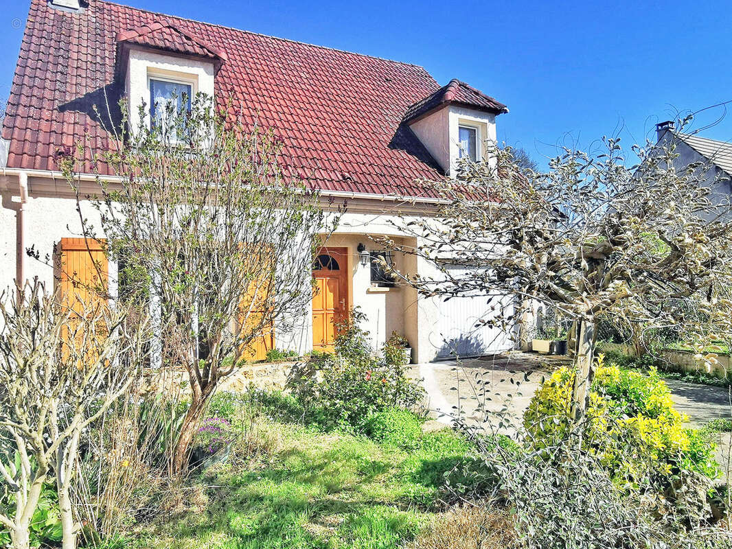 Maison à MAGNY-LES-HAMEAUX