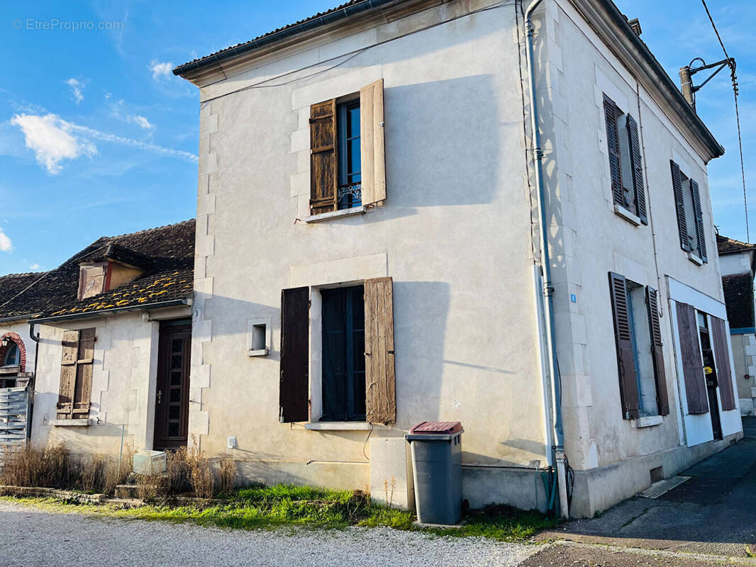 Maison à CHEMILLY-SUR-YONNE