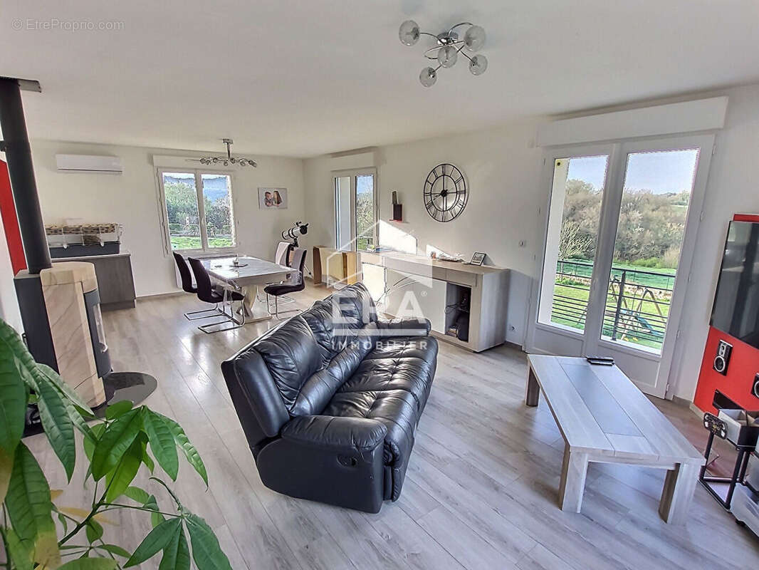 Maison à BAGNAC-SUR-CELE