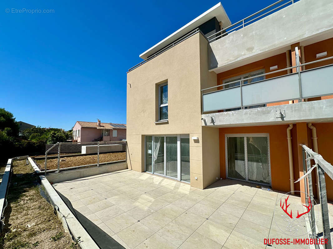 Maison Six Fours Les Plages 6 pièce(s) 136.5 m2 - photo 2