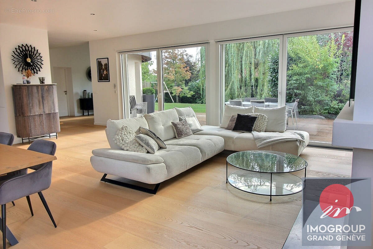 Maison à DIVONNE-LES-BAINS