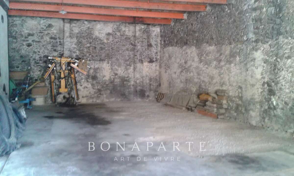 275 m² en pierre à réinventer – Ancienne cave vigneronne – Proche Saint-Chinian - photo 7