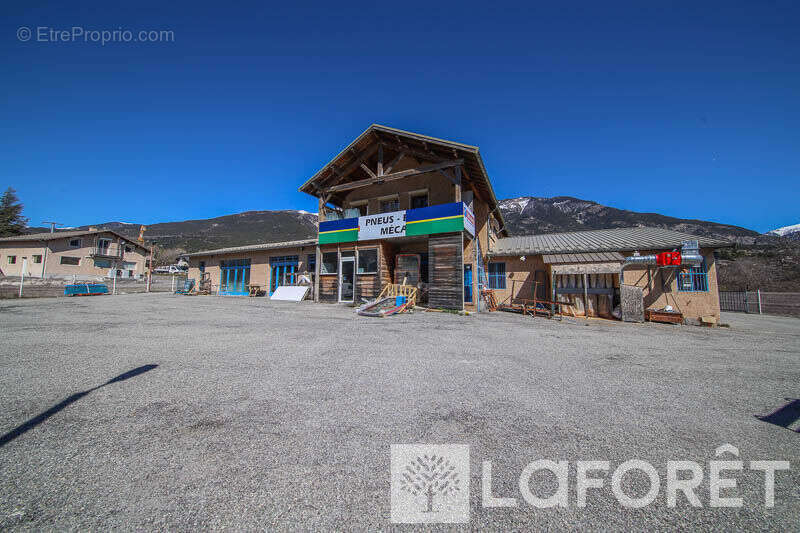 Commerce à EYGLIERS