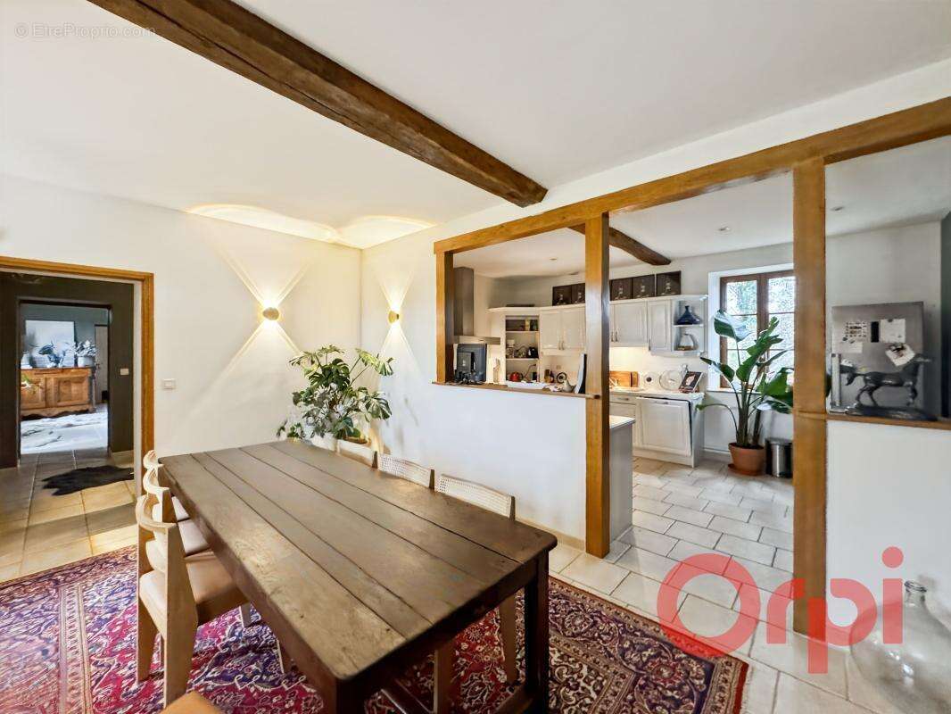 Maison à DUN-SUR-AURON